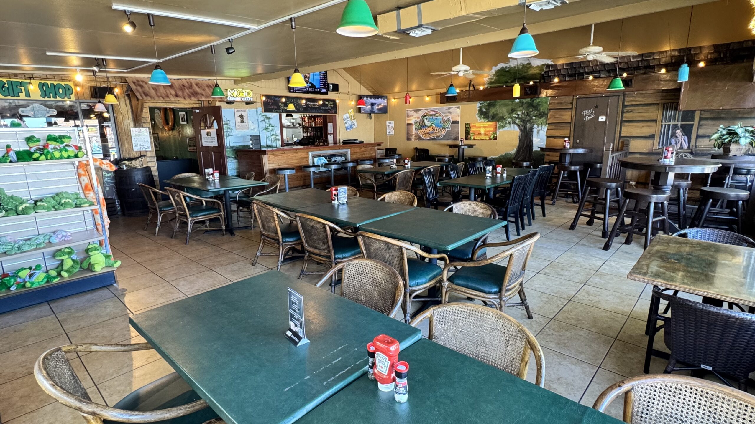Restaurant patio overlooking Lake Jesup - private event venue in Oviedo near Orlando